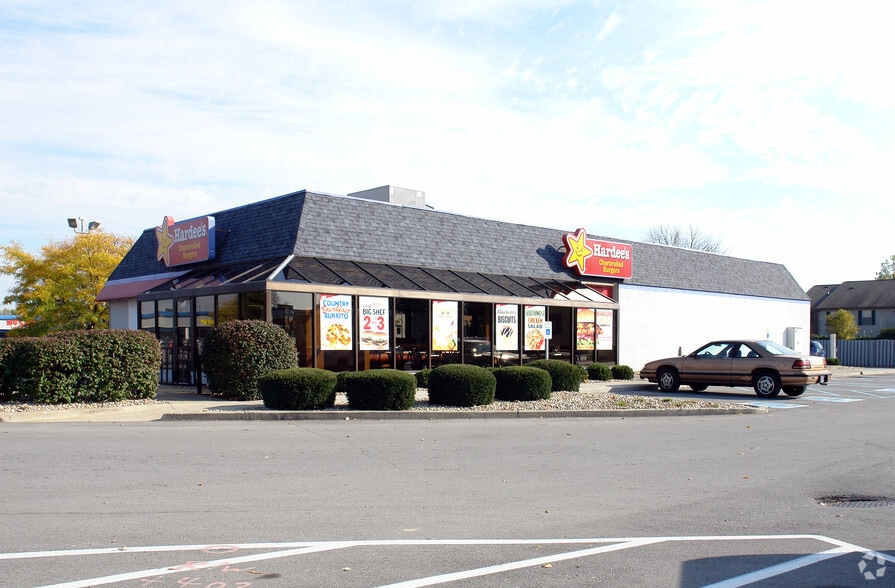 More Photos Of 8015 Pendleton Pike, Indianapolis Unknown For Lease