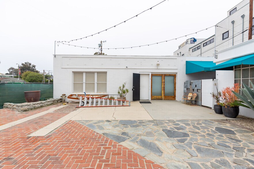 More Photos Of 891 Abbot Kinney Blvd, Venice Loft Creative Space For Sale
