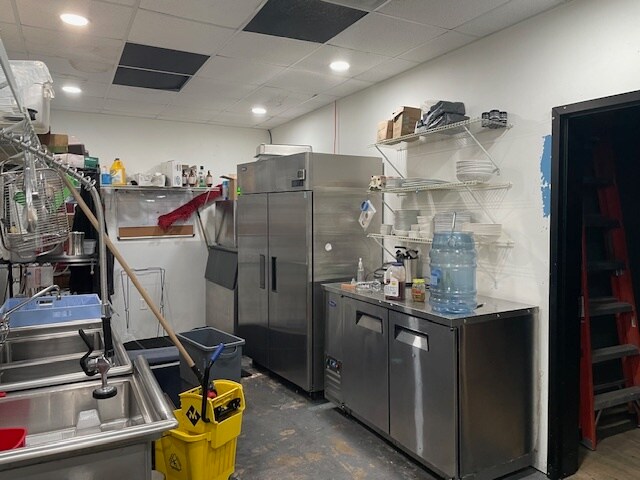 More Photos Of 190 W Main Ave, Gastonia Bar For Lease