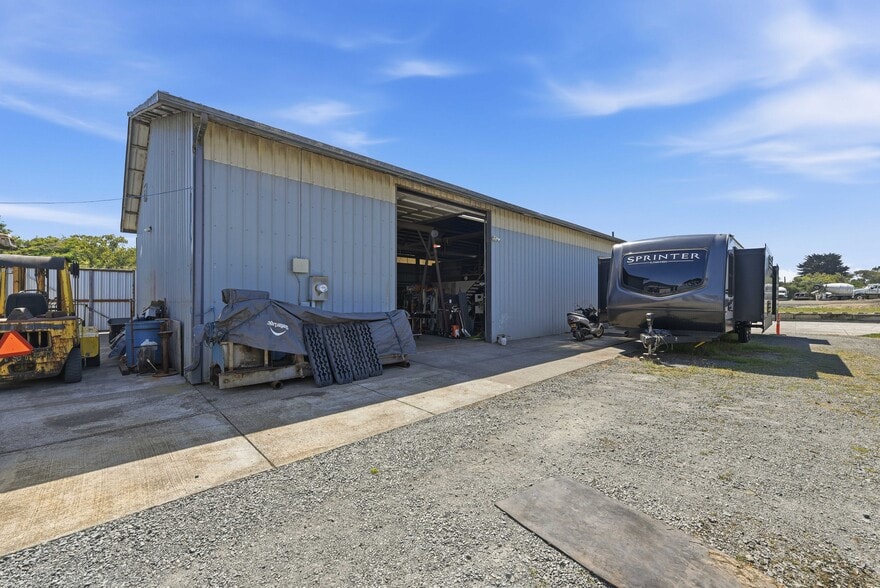 More Photos Of 55374 Rosa Rd, Bandon Manufacturing For Sale