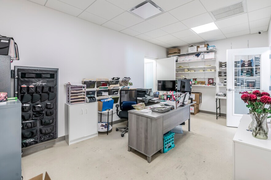 More Photos Of 1014 N Dixie Hwy, Lake Worth Beach Loft Creative Space For Sale