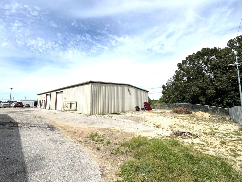 More Photos Of 7300 Craft Goodman Rd, Olive Branch Service For Lease
