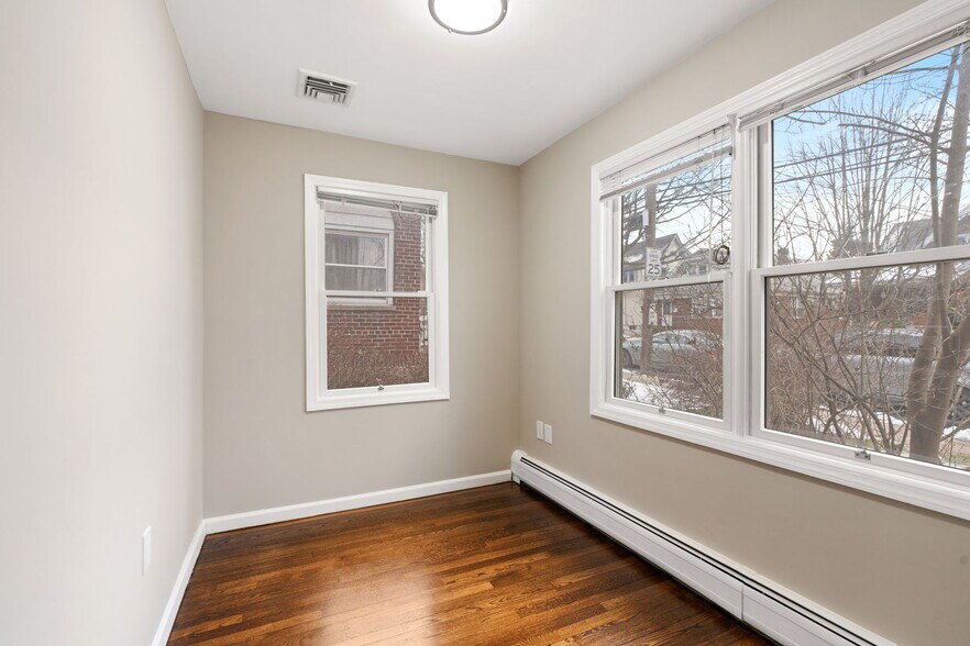 More Photos Of 149 Glenwood Ave, Staten Island Office Residential For Lease