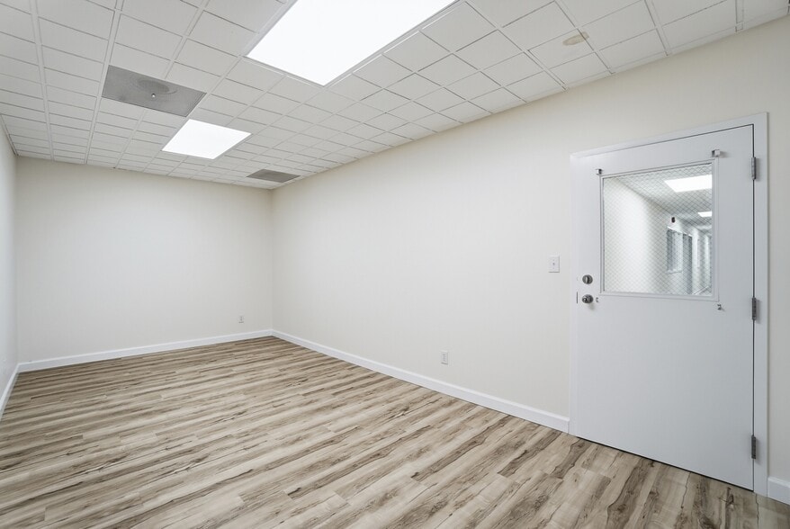 More Photos Of 1550 Magnolia Dr, Cincinnati Warehouse For Lease