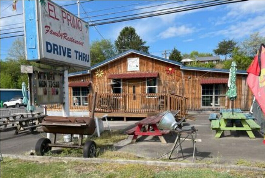 Primary Photo Of 18928 US Highway 58, Castlewood Restaurant For Sale