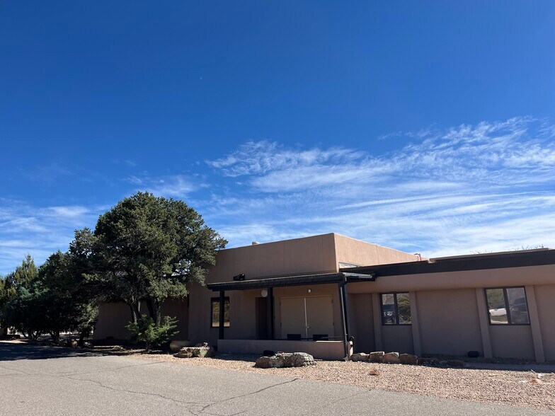 More Photos Of 1650 Hospital Dr, Santa Fe Medical For Sale