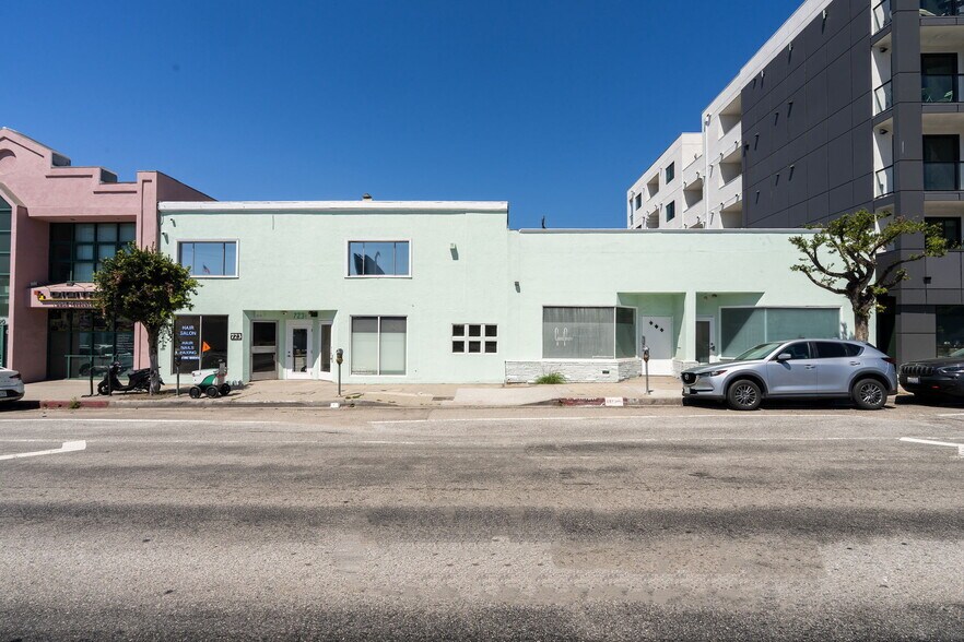 More Photos Of 723-727 N Fairfax Ave, Los Angeles General Retail For Lease