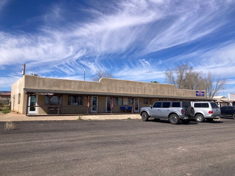 More Photos Of 105 N Frontage Rd, Pearce Storefront For Lease