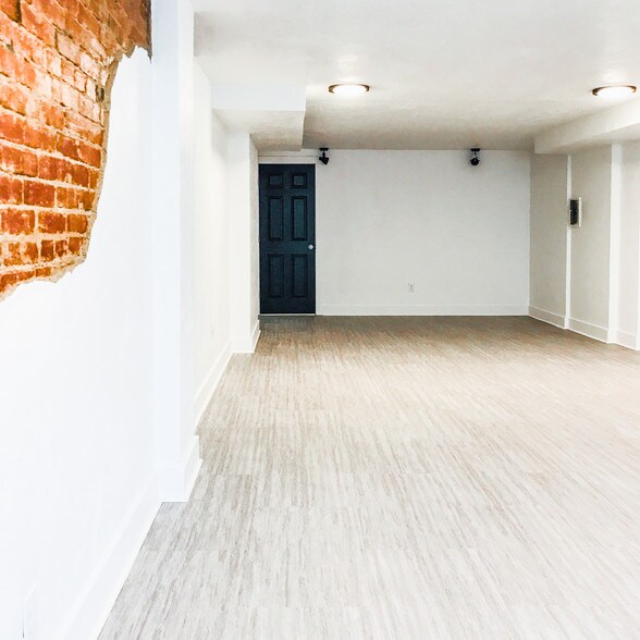 More Photos Of 600-604 E Warrington Ave, Pittsburgh Storefront Retail Office For Lease