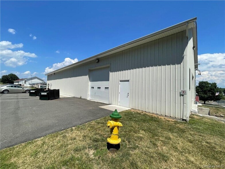 More Photos Of 75 Bill Larkin Dr, New Windsor Industrial For Sale