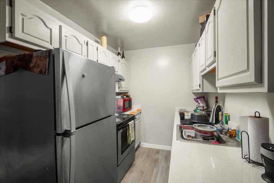 More Photos Of 2244 12th Ave, Oakland Apartments For Sale