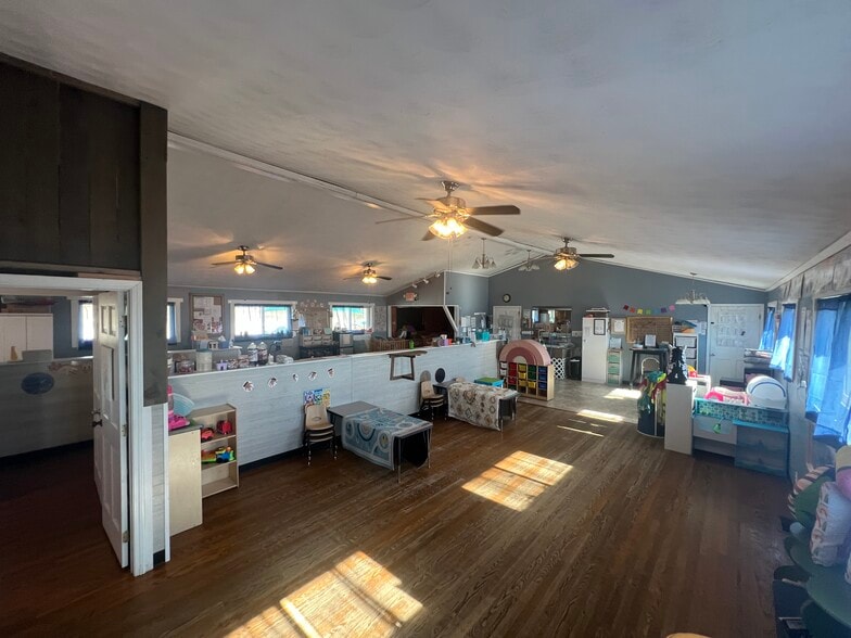 More Photos Of 3774 Hess Rd, House Springs Storefront Retail Office For Lease