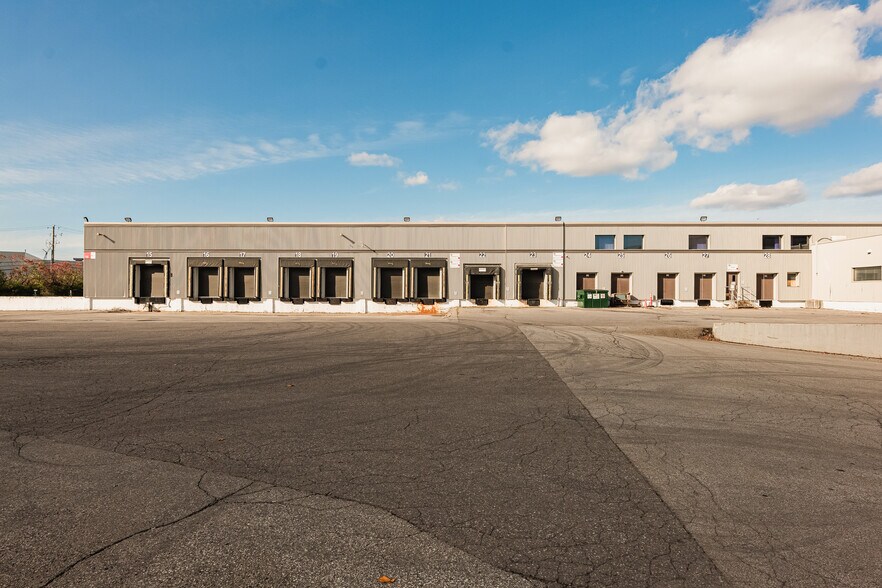 2590 Le Corbusier Boul, Laval, QC H7S 2K8 Industrial For Lease