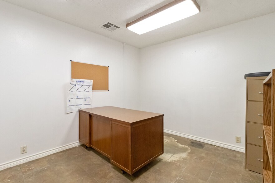 More Photos Of 17301 E FM 1097 Rd, Willis Storefront Retail Office For Sale