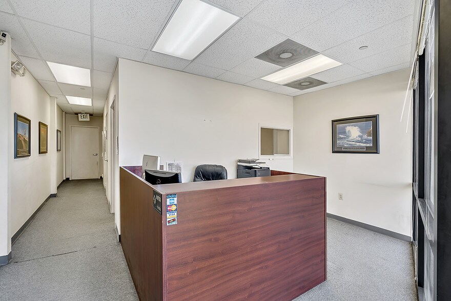 More Photos Of 8390 Terminal Rd, Lorton Flex For Sale