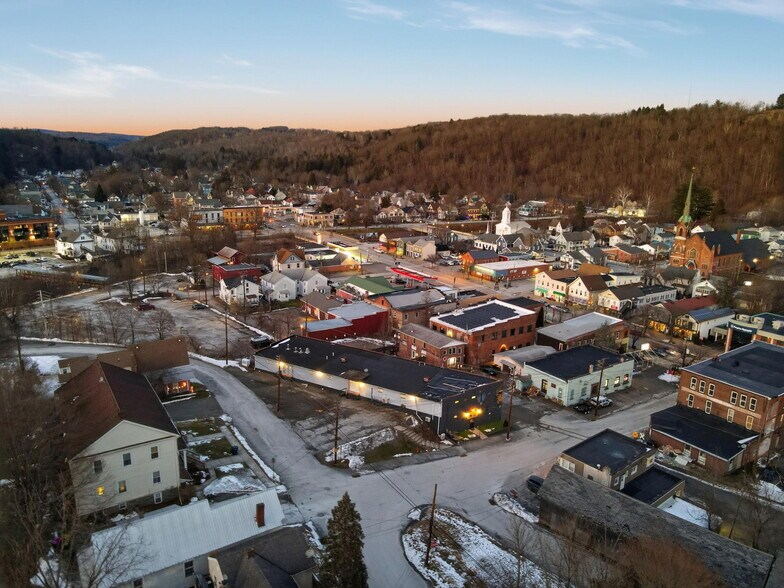 More Photos Of 2 Chapel St, Honesdale Flex For Lease