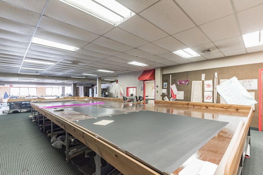 More Photos Of 65 E Fayette St, Uniontown Showroom For Sale