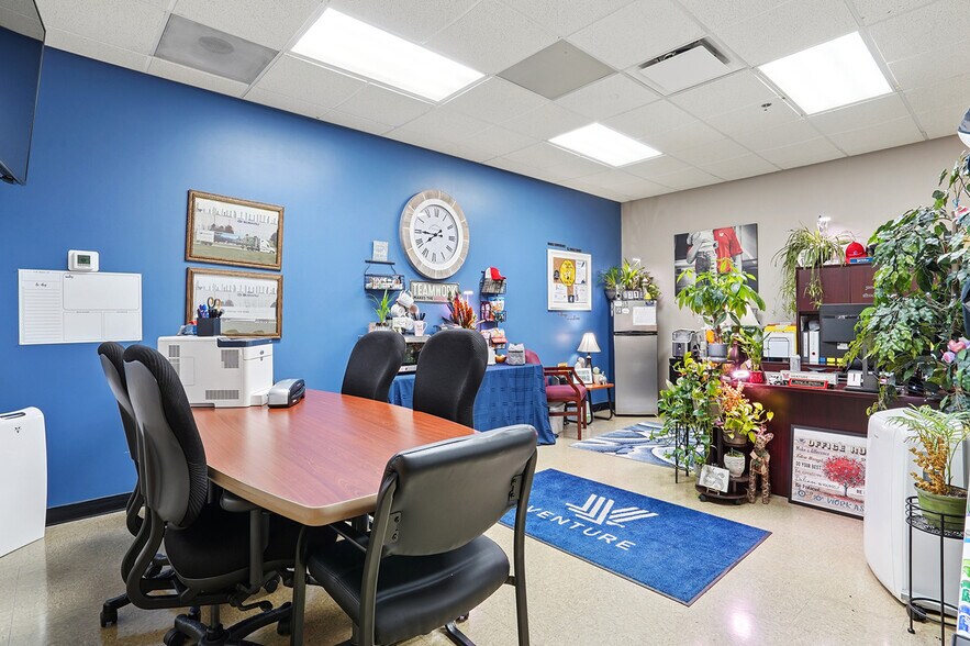 More Photos Of 4820 Dale Dr, Lafayette Warehouse For Sale