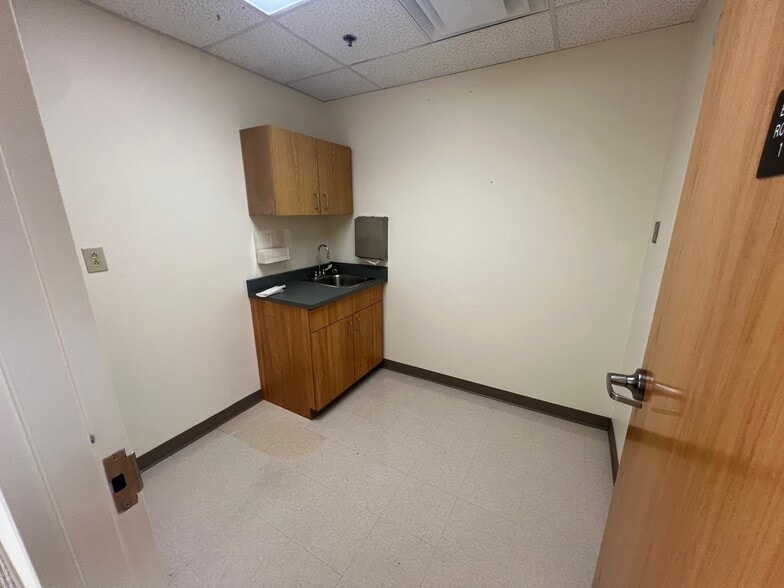 More Photos Of 4260 Glendale Milford Rd, Blue Ash Medical For Lease