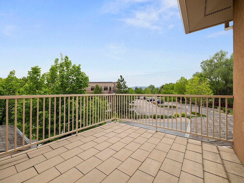 More Photos Of 2120 Milestone Dr, Fort Collins Office For Sale