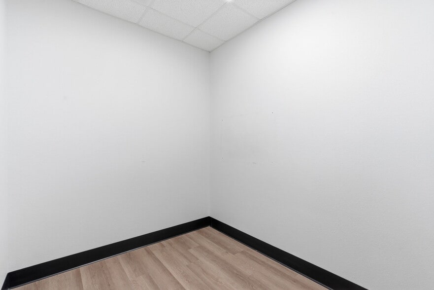 More Photos Of 10923 State Highway 176, Walnut Shade Office For Sale