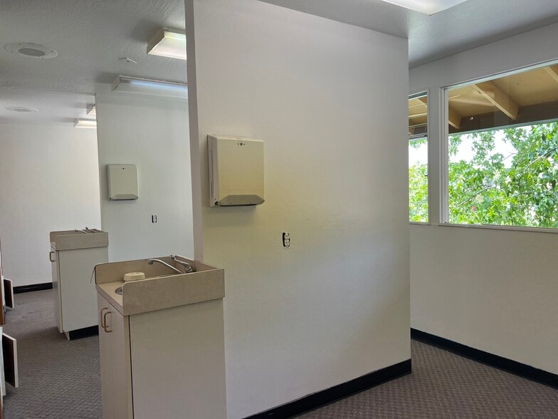 More Photos Of 2121 Redwood St, Vallejo Medical For Lease