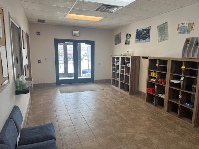More Photos Of 115 E Flaming Gorge Way, Green River Office For Sale