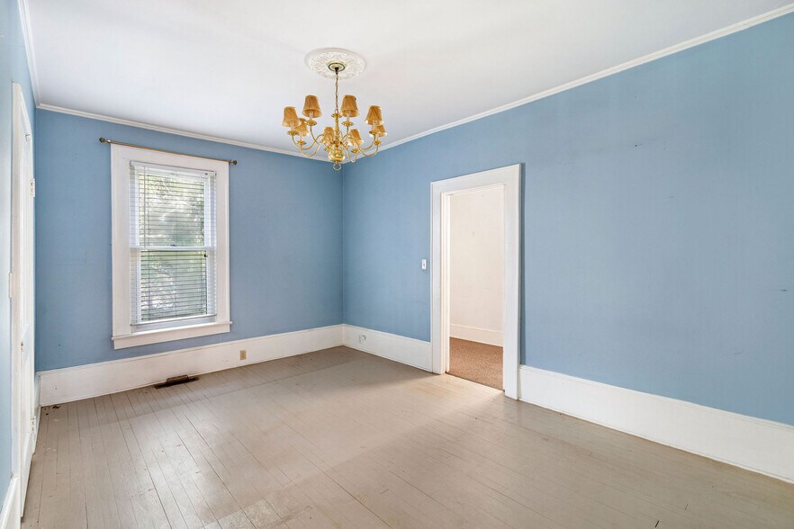 More Photos Of 101 S Main St, Wendell Office Residential For Lease