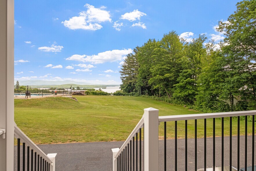 More Photos Of 291 Endicott St N, Laconia Hotel For Sale