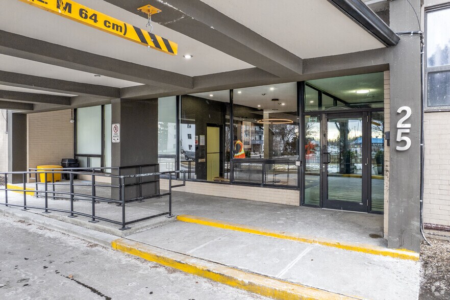 More Photos Of 25 Rambler Dr, Brampton Apartments For Sale