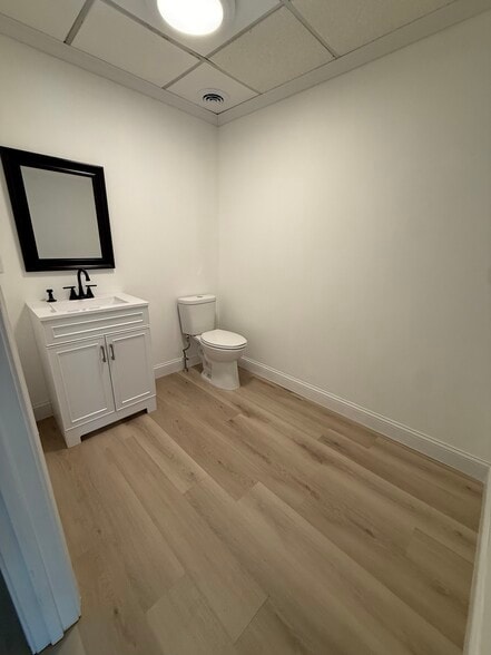 More Photos Of 5835 Post Rd, East Greenwich Office For Lease
