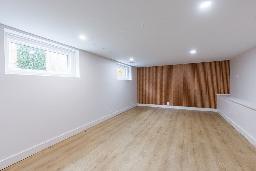 More Photos Of 1685 Lower Roswell Rd, Marietta Medical For Lease