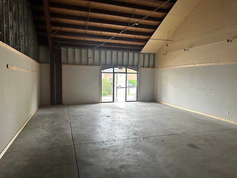 More Photos Of 201 Stonewall St, Cartersville Office For Sale