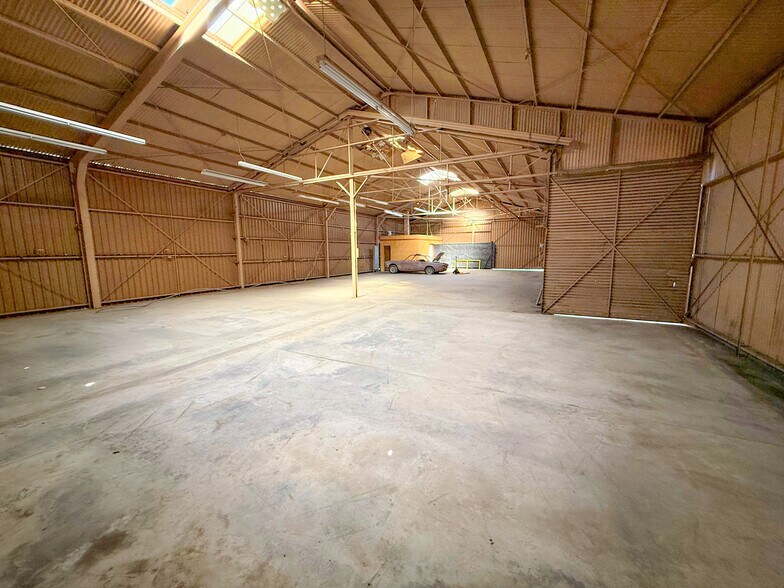 More Photos Of 845 Truck Way, Montebello Distribution For Lease