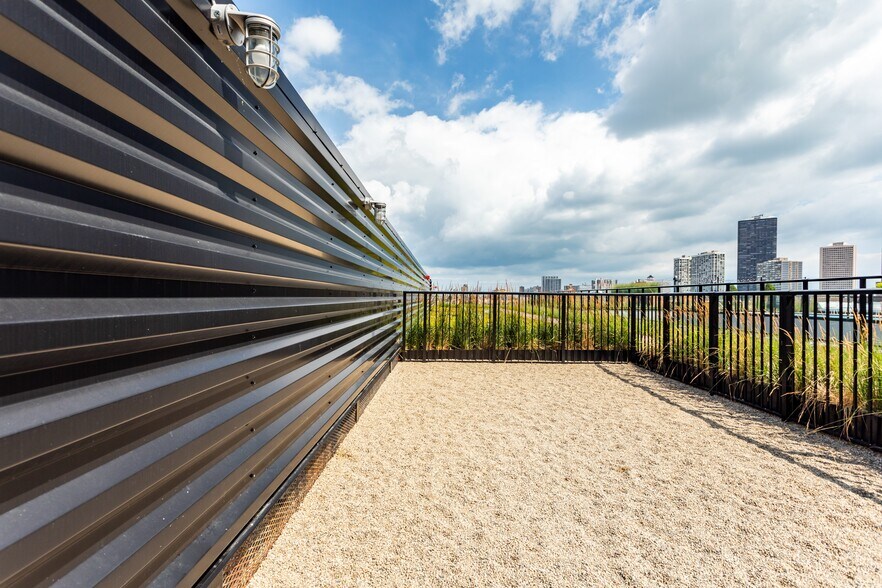 More Photos Of 5050 N Broadway St, Chicago Apartments For Lease