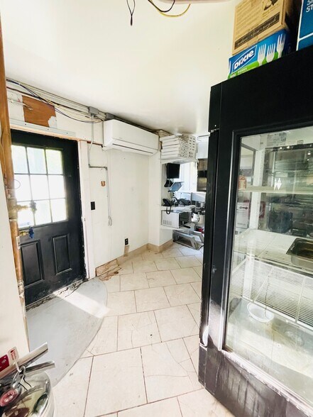 More Photos Of 85 Taft Ave, Arlington Restaurant For Lease