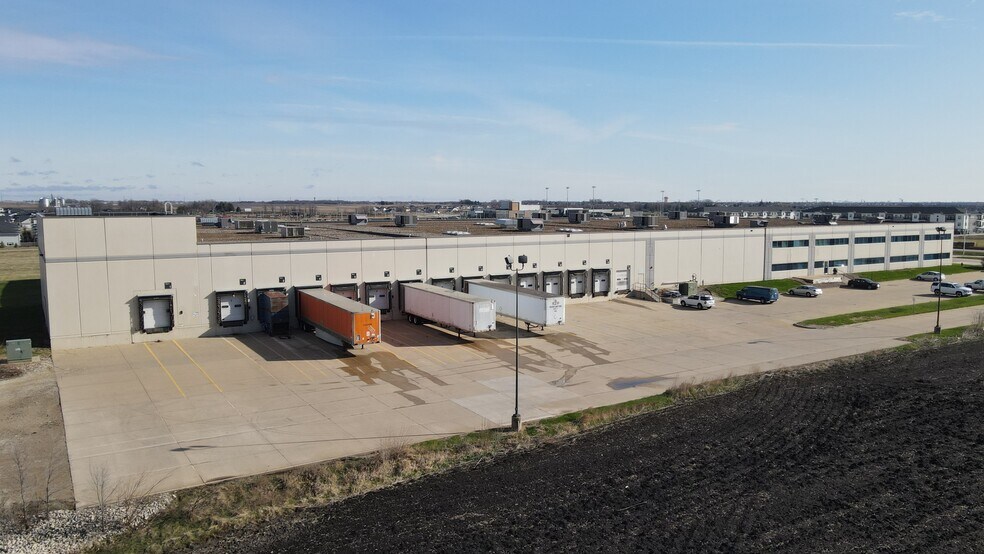 More Photos Of 250 NW 10th St, Waukee Warehouse For Sale