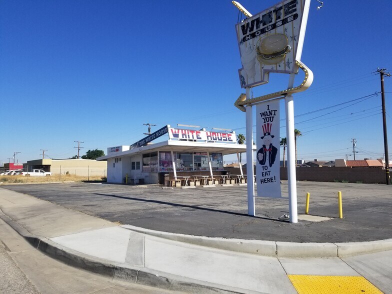 More Photos Of 44431 Division St, Lancaster Restaurant For Sale