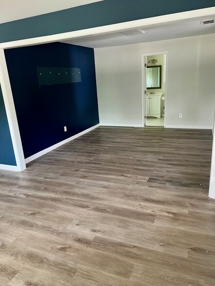 More Photos Of 410 N Main St, Alpharetta Office For Lease