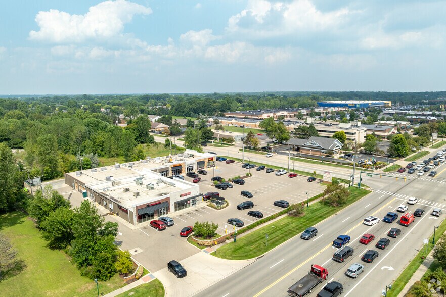 More Photos Of 42400-42454 Ford Rd, Canton Township Freestanding For Lease