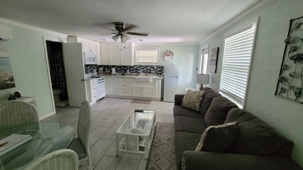 More Photos Of 1800 Kofresi Ct, Ruskin Hotel For Sale