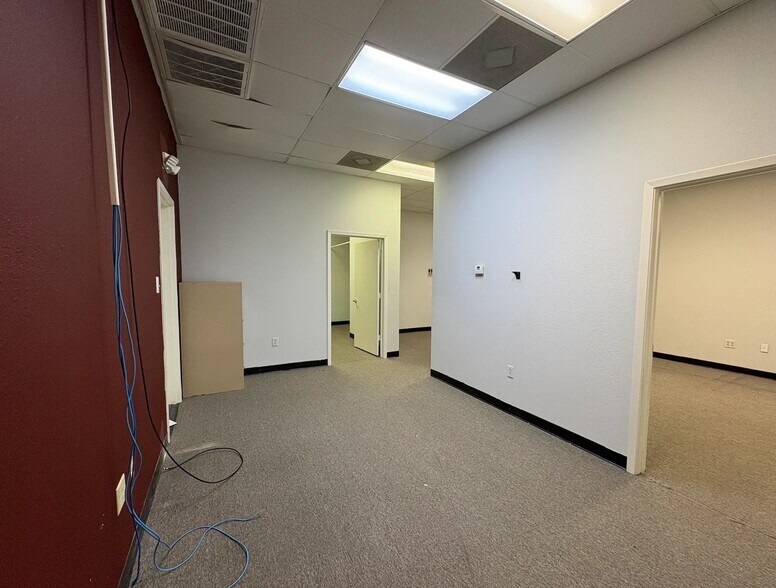 More Photos Of 3206 Longmire Dr, College Station Loft Creative Space For Lease