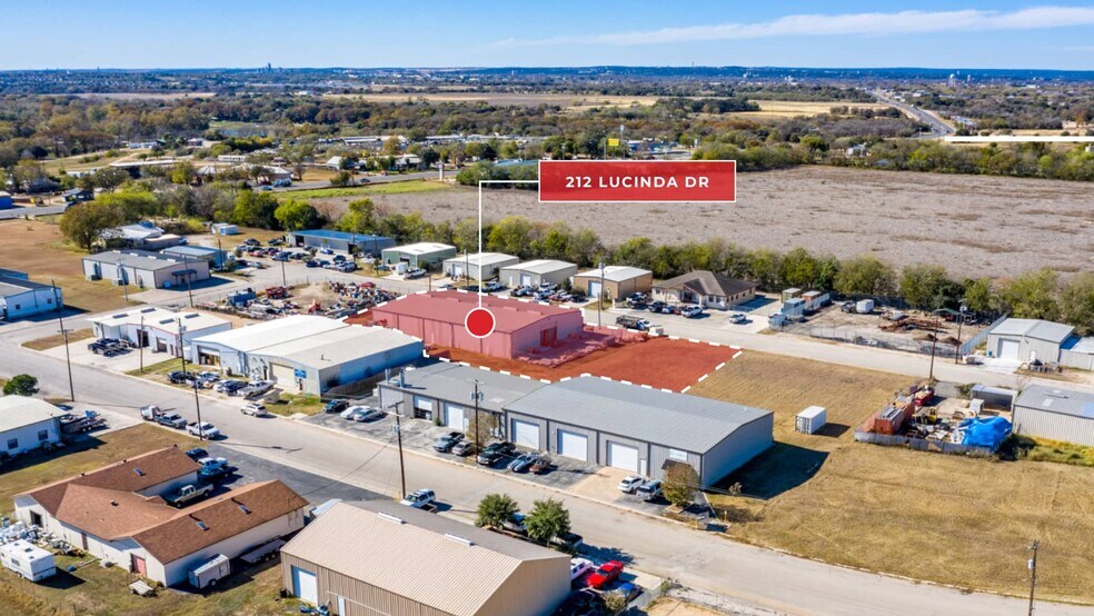More Photos Of 212 Lucinda Dr, New Braunfels Flex For Lease