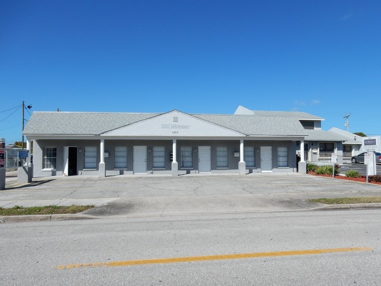 More Photos Of 1211 Miramar St, Cape Coral Office For Sale