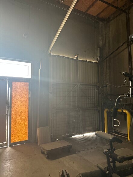 More Photos Of 2915 E Washington Blvd, Los Angeles Warehouse For Sale