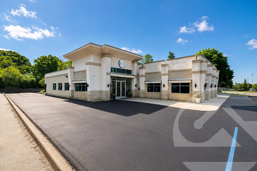 Primary Photo Of 28552 Orchard Lake Rd, Farmington Hills Office For Lease