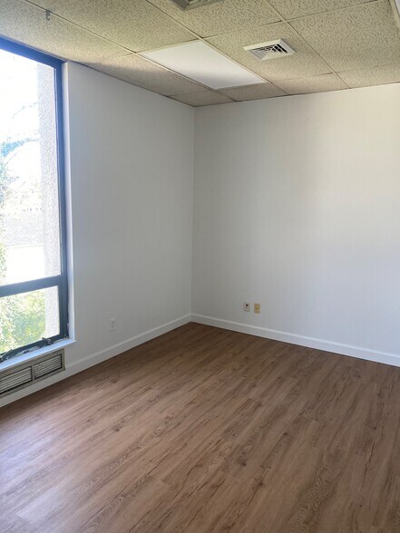 More Photos Of 138 S Rosemont Rd, Virginia Beach Medical For Lease