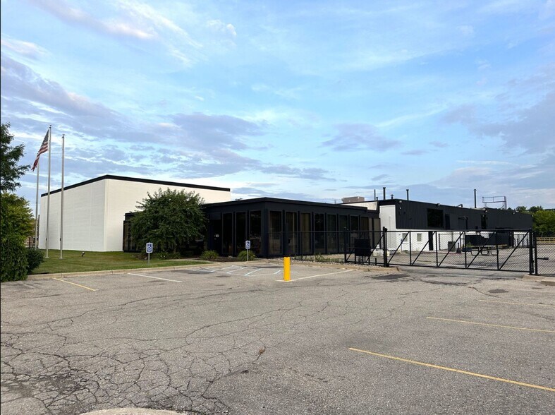 Primary Photo Of 11350 Stephens Rd, Warren Warehouse For Lease