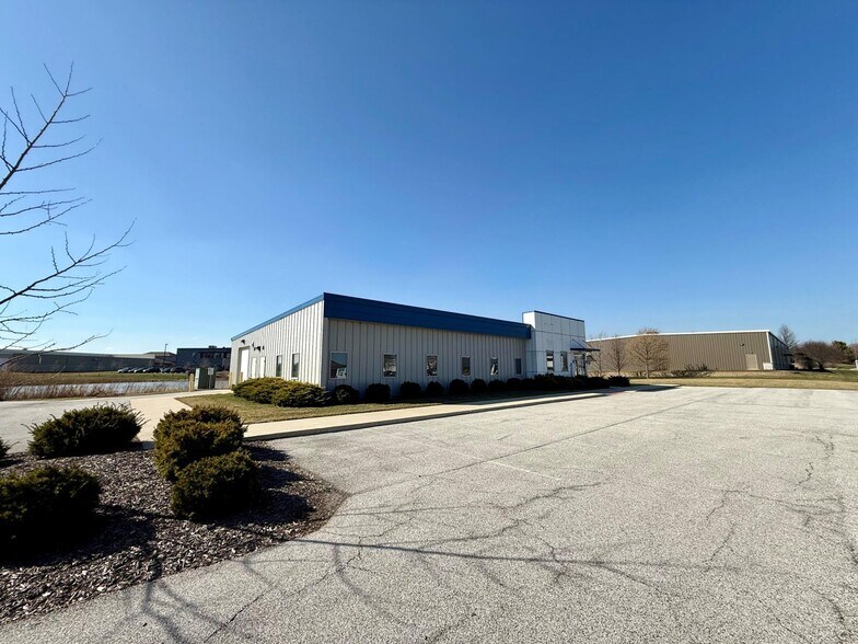 More Photos Of 950 Transport Dr, Valparaiso Flex For Lease