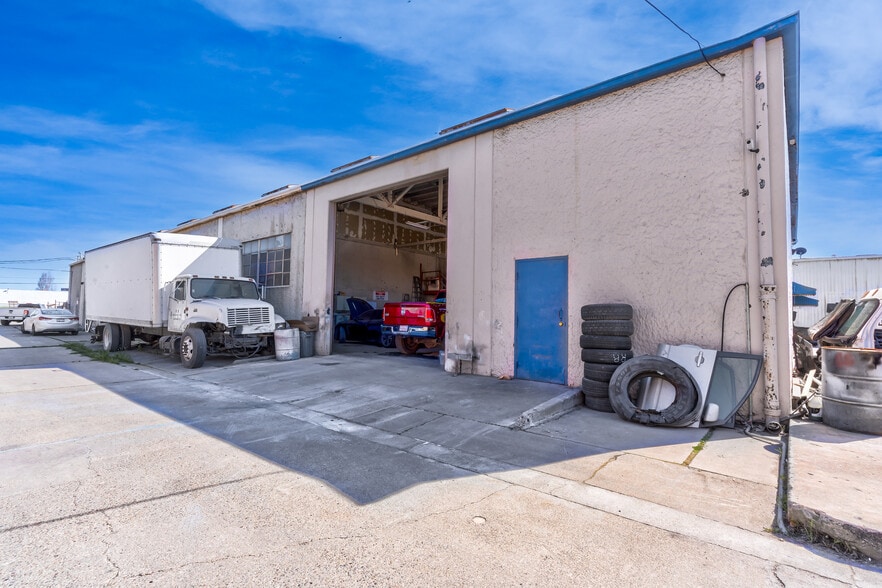 More Photos Of 1624 E Alpine Ave, Stockton Warehouse For Sale